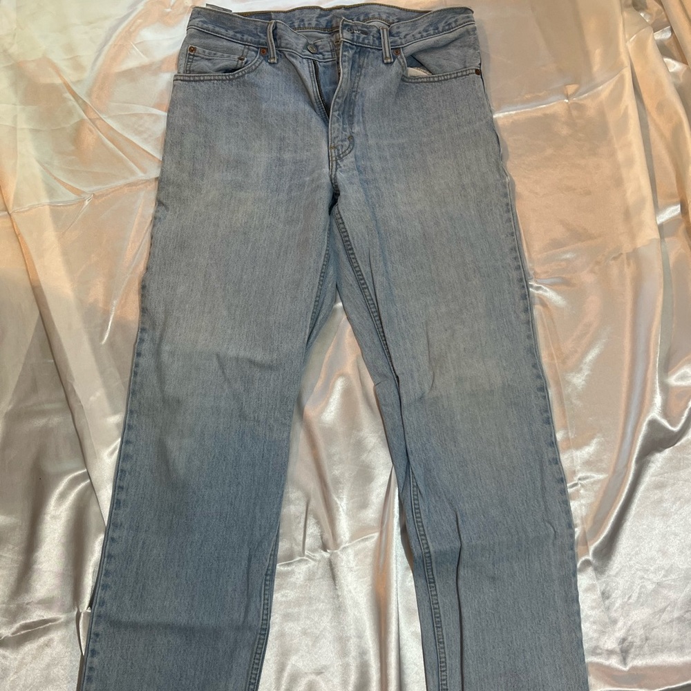 Classic vintage light washed Levi’s from the 90s can never go out of style